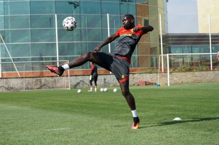 Kayserispor 30 kişilik kadroyu bildirdi