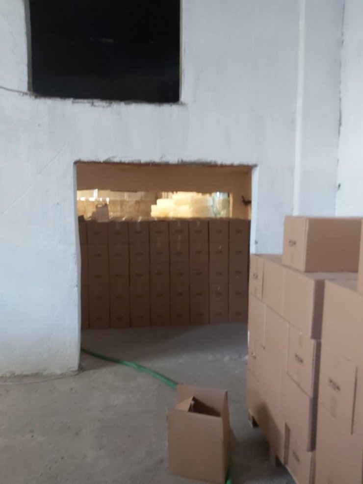 Jandarma ekipleri İzmir’de sahte alkole geçit vermiyor