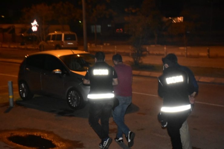 Sahte içki ölümleri şüphelisi 10 kişi tutuklandı