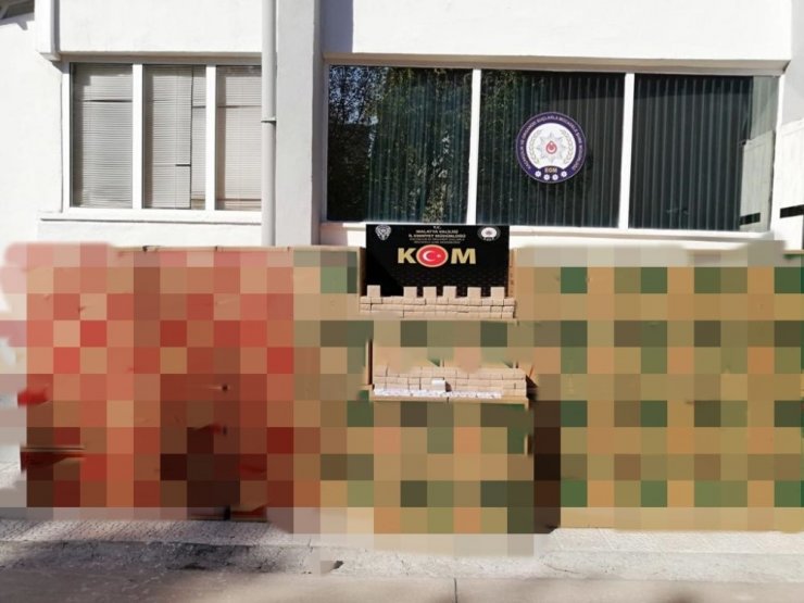 Kaçak tütün malzemelerini iş yeri ve depolarına sakladı