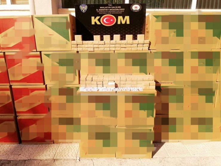 Kaçak tütün malzemelerini iş yeri ve depolarına sakladı