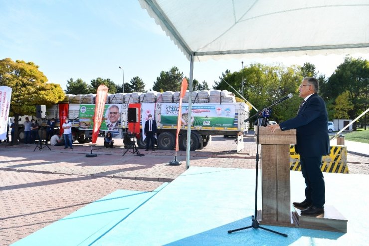 Kayseri’de 663 çiftçiye 414 ton yem bitkisi tohumu dağıtıldı