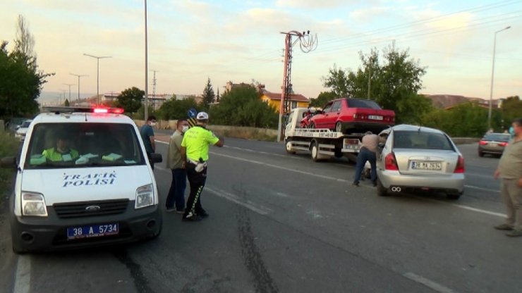 Hatalı dönüş kazaya neden oldu: 2 yaralı