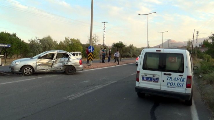 Hatalı dönüş kazaya neden oldu: 2 yaralı