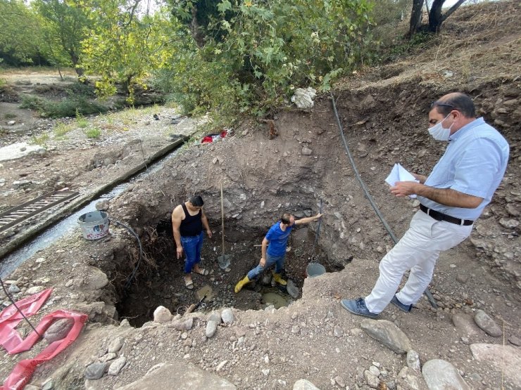 Akhisar’da damla sulama tesisi çalışmaları devam ediyor