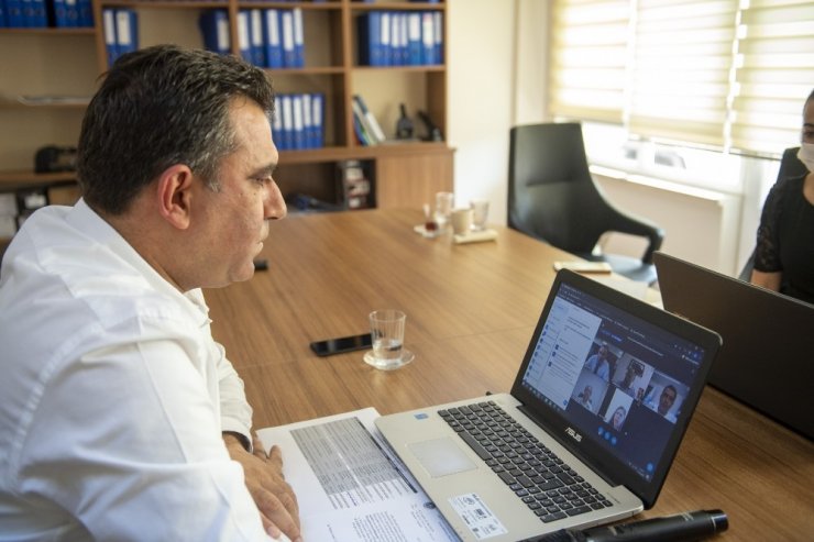 Belediyelerin sosyal hizmetler daire başkanları online olarak bir araya geldi