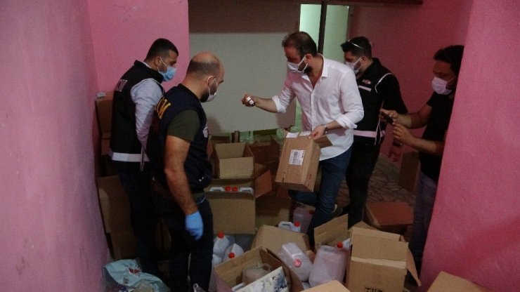 Mersin’de 700 litre sahte alkol ele geçirildi