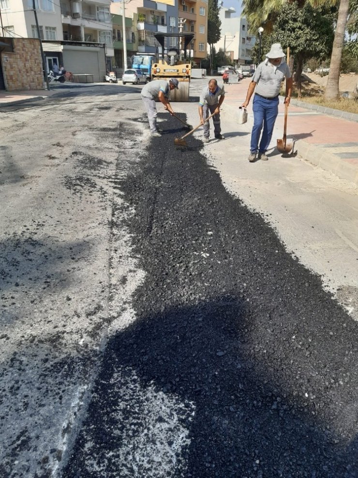 Yenişehir Belediyesi’nin asfalt ve yol yapım çalışmaları sürüyor