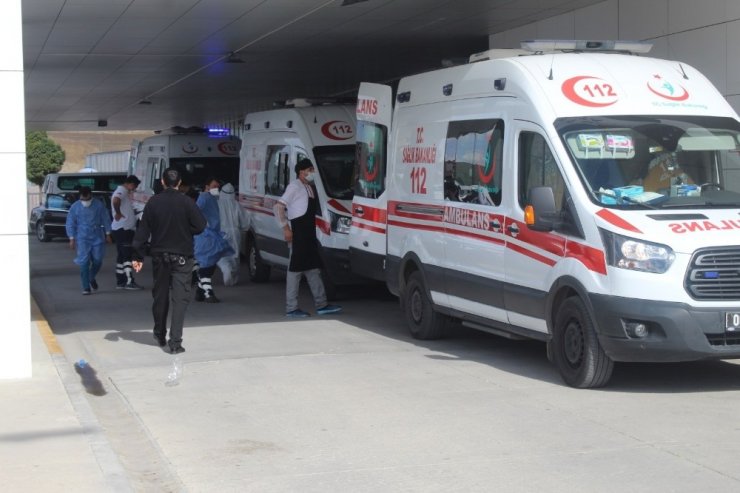 Hastanenin elektrik panosundaki arızada 12 hasta diğer hastanelere nakledildi