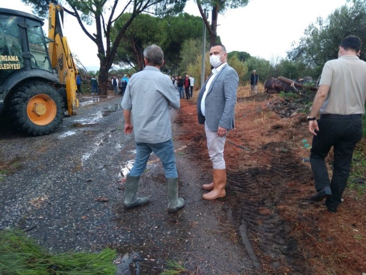 Yağıştan zarar gören Bergama’nın mahallelerinde inceleme