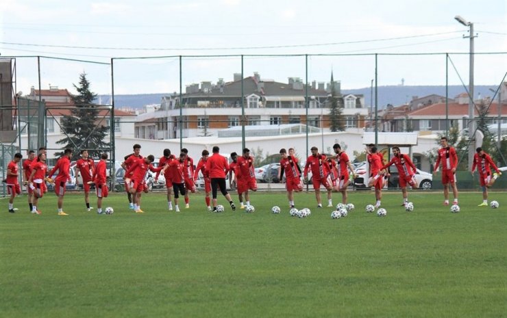 İlhan Var Eskişehirspor’da ’Havuz Sistemi’ni uygulamaya başladı