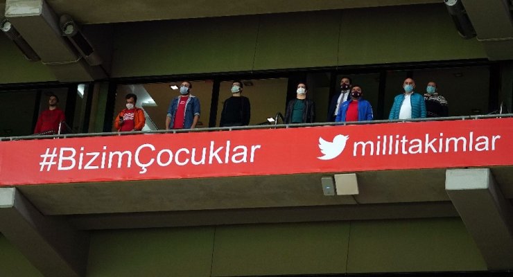 Tribünler 217 gün sonra seyircilere ‘merhaba’ dedi