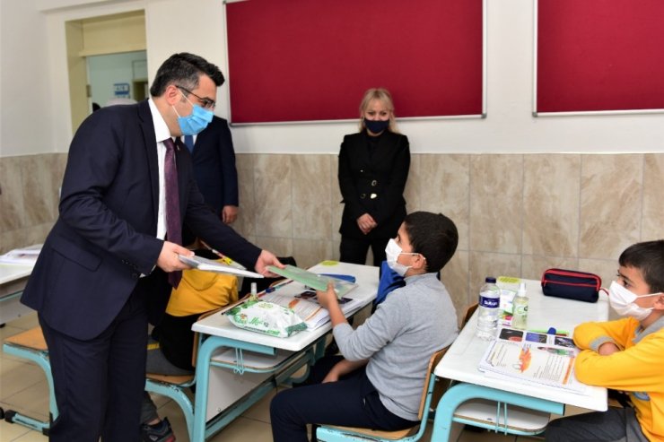 Başkan Yılmaz’dan miniklere öğüt