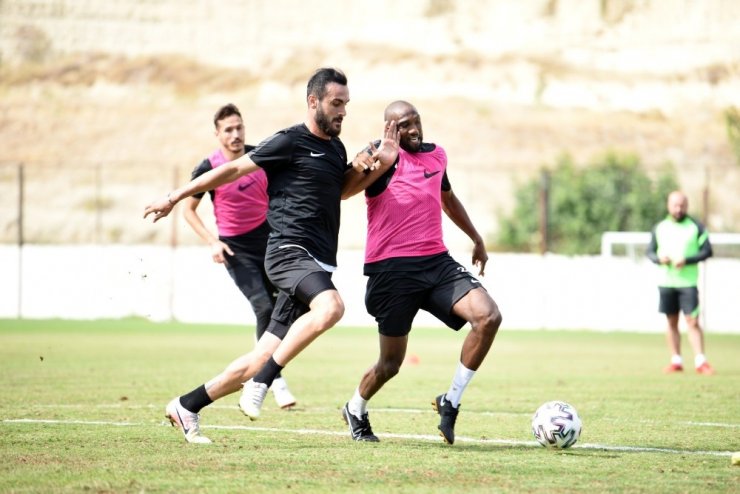Denizlispor, Gençlerbirliği maçına aralıksız hazırlanıyor
