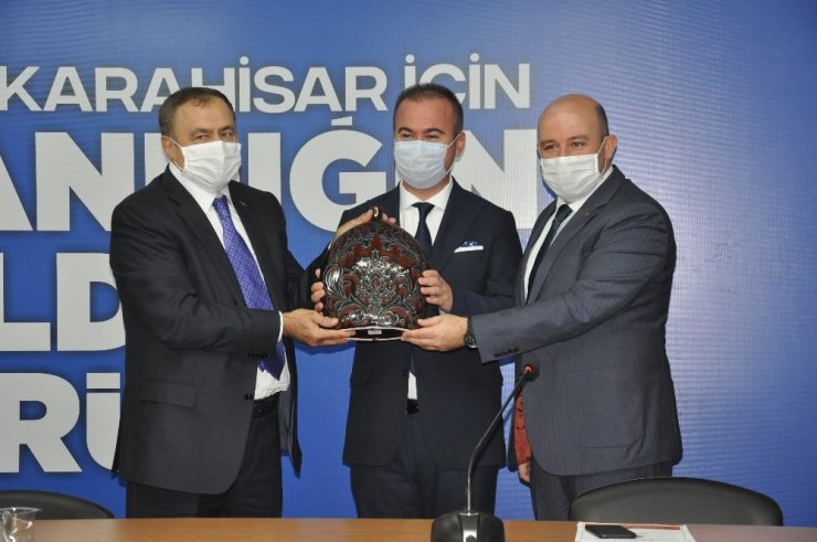 Eroğlu, Cumhurbaşkanı Erdoğan’ı Afyonkarahisar il kongresine davet etti