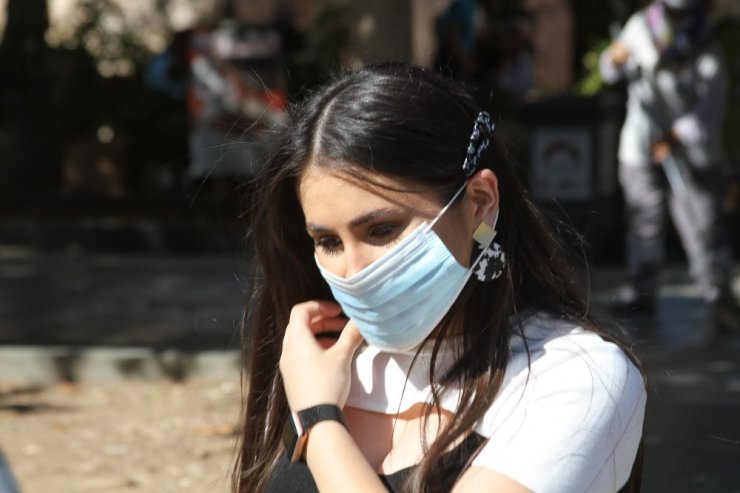 Maskesini takmayan genç: “Nefes almak en doğal hakkımız ve ben bu haktan mahrum kalmak istemiyorum”