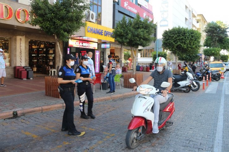 Alanya’da motosiklet sürücülerine yönelik denetim