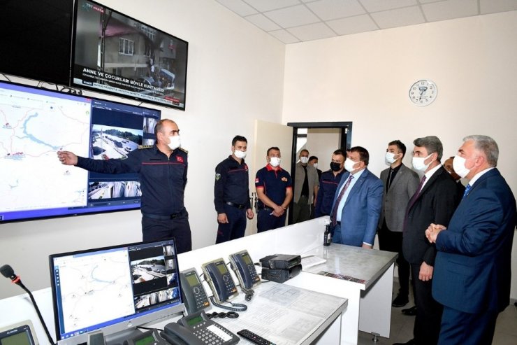 Başkan Gürkan ve Vali Baruş, yeni itfaiye binasını inceledi