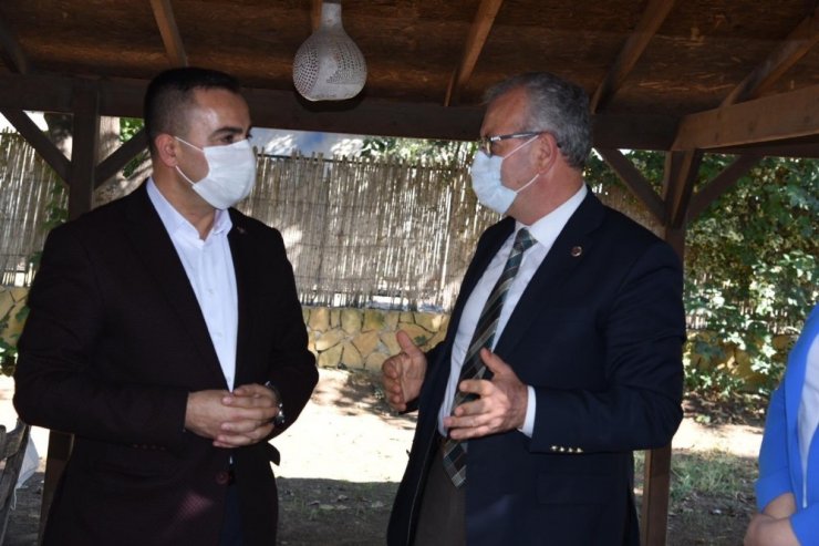 Başkan Erdoğan’dan belediye başkanlarına ziyaret