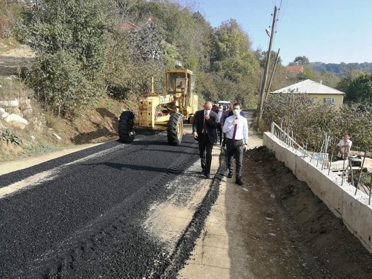 Düzce’de köylerde yapılan asfalt çalışmalarında inceleme