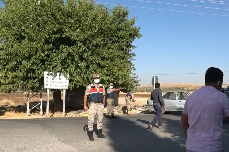 Eylem yapan mahalleli yolu kapattı
