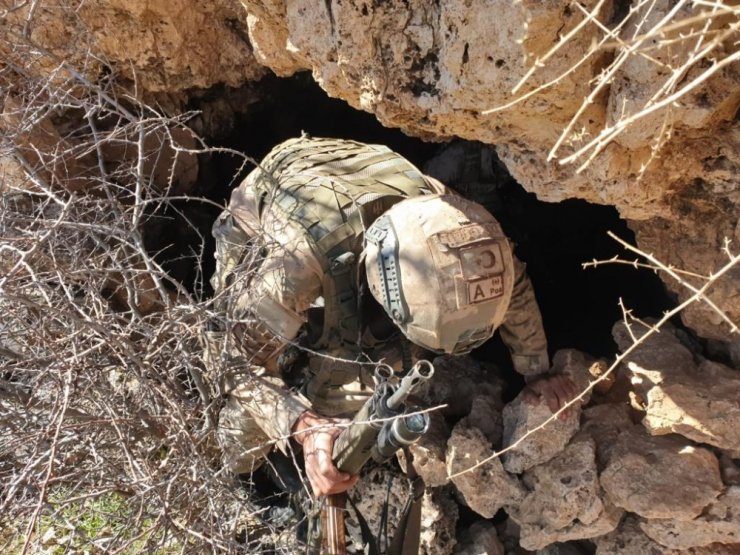 İçişleri Bakanlığınca Şırnak-Siirt-Van-Hakkari illerinde yıldırım-13 Bestler Dereler Operasyonu başlatıldı