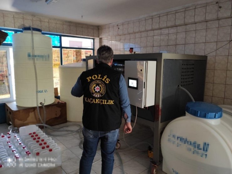 Esenyurt’ta sahte içki operasyonu: 6 ton etil alkol ele geçirildi