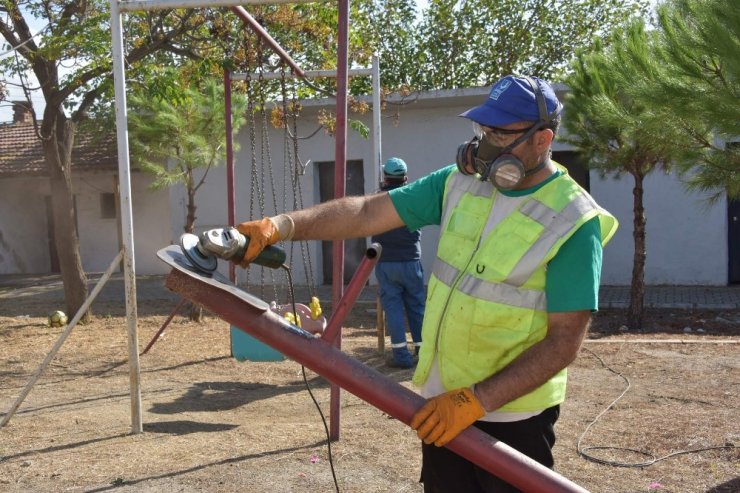 Aliağa’daki Horozgediği Mahallesi’ne dip köşe düzenleme