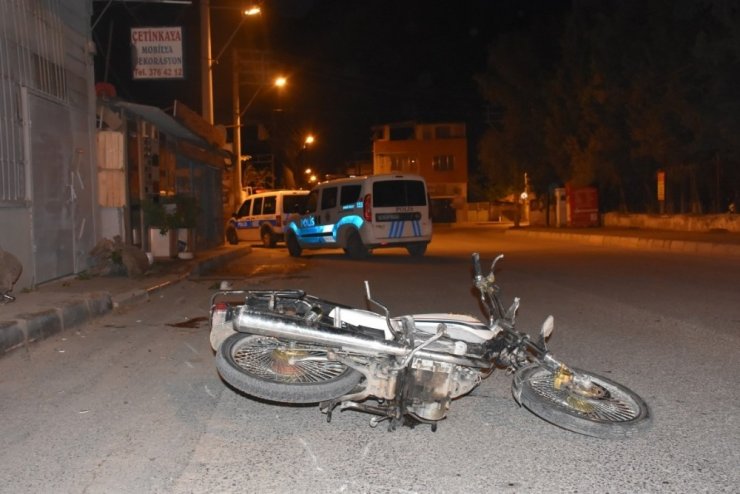 Motosikletlerine mazot alıp kaçan şahıslar kaza yaptı: 2 yaralı