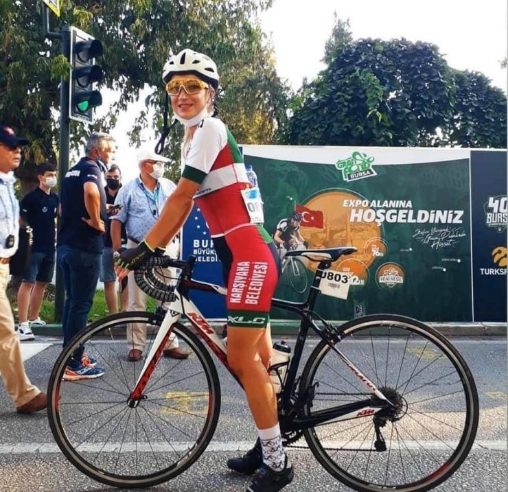 Kamyonun çarptığı bisiklet sporcusunun cenazesi adli tıptan alındı