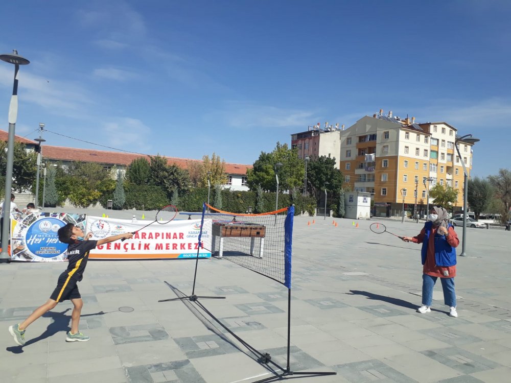 Karapınalı gençler 'Merkezim her yerde' etkinliğiyle eğlendi