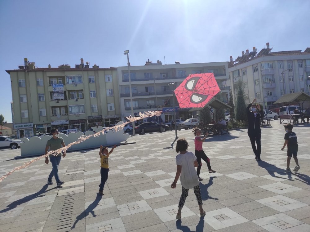 Karapınalı gençler 'Merkezim her yerde' etkinliğiyle eğlendi