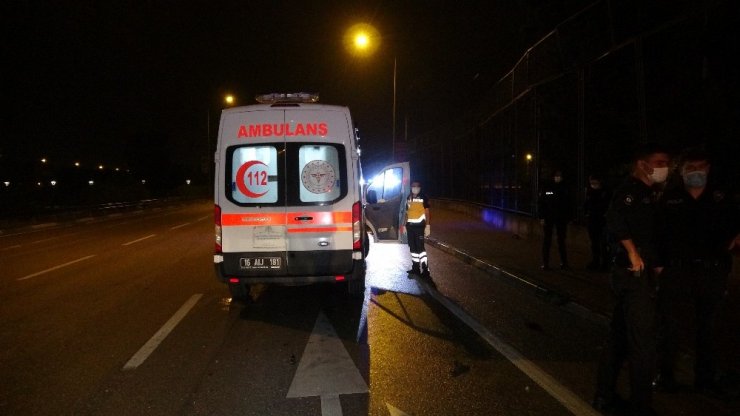 Kontrolden çıkarak spin attı, sürücü araç içinden fırladı