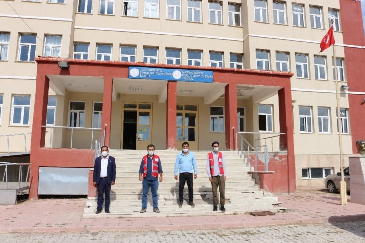 Kızılay köy okullarındaki çocukları unutmadı