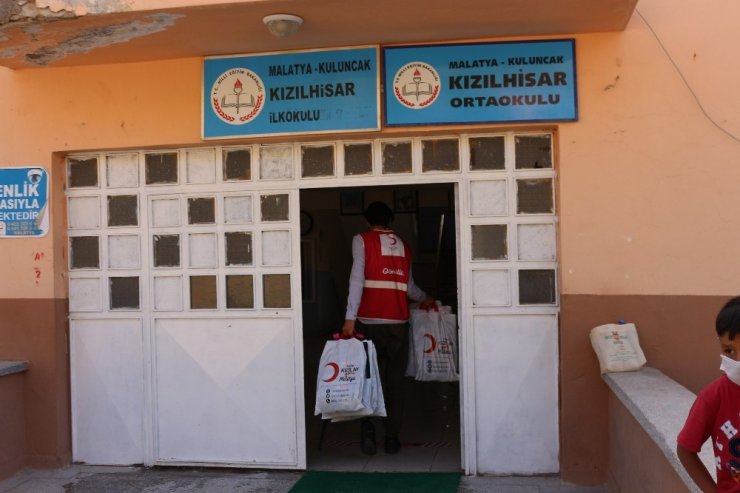Kızılay köy okullarındaki çocukları unutmadı