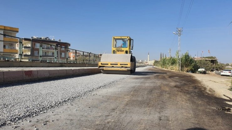 Mersin Büyükşehir Belediyesi asfalt çalışmalarını sürdürüyor