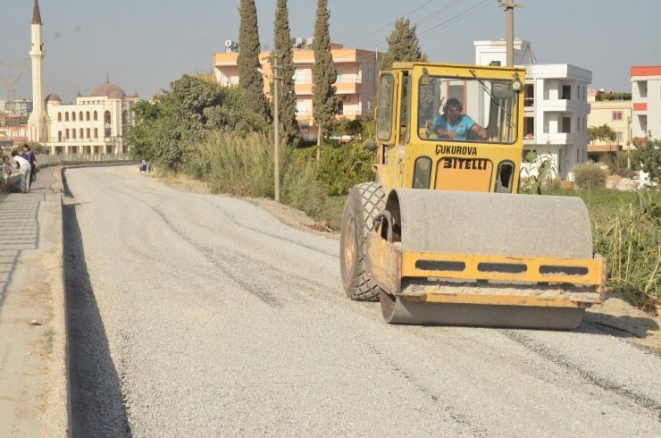 Mersin Büyükşehir Belediyesi asfalt çalışmalarını sürdürüyor