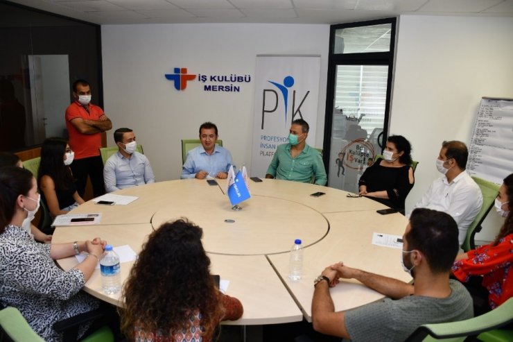 Staj gören öğrencilere iş kulübü eğitimi verildi