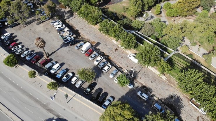 2 bin yıllık Roma yolu hafta sonu pazar yeri, hafta içi otopark