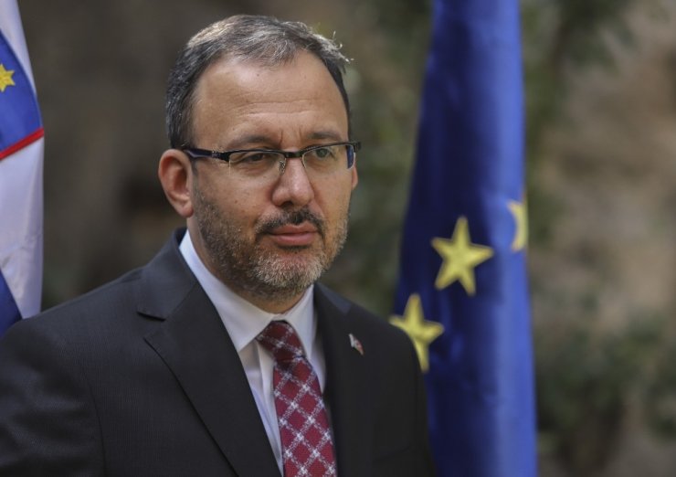 Milli Kayakçı Sıla Kara’ya Slovenya polisinden ‘Özveri Madalyası’