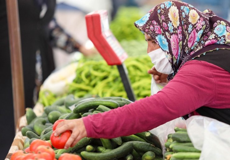Sincan’da köylü pazarlarına yoğun ilgi
