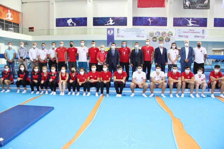 Trampolin Cimnastik Milli Takımları Mersin’de kampa girdi