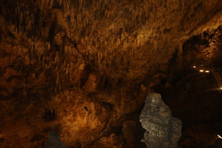 Sarıkaya mağarasında incelemelerde bulunuldu