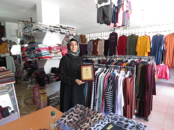 Yahyalı’da 11 yıllık kadın esnaf, ilçede yılın ahisi seçildi