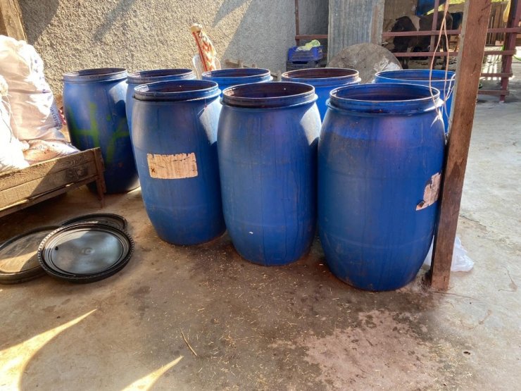 Adana’da bin 600 litre sahte içki ele geçirildi