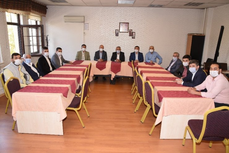 Başkan Zeybek mahalle ziyaretlerine devam ediyor