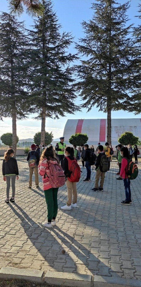 Emirdağ’da servis sürücülerine jandarmadan Korona bilgilendirmesi yapıldı