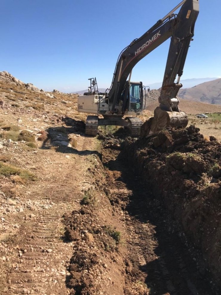 Büyükşehirden Korkuteli’de tarımsal sulamaya büyük katkı