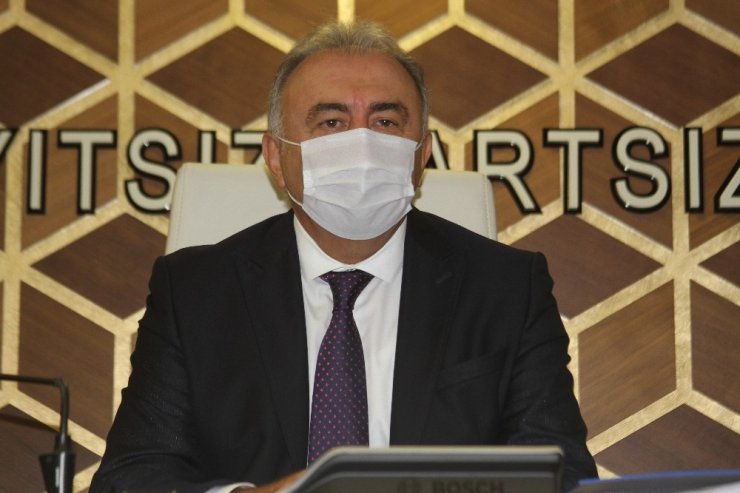 Verdikleri oy sebebiyle açıklama istenen meclis üyeleri komisyon kararı altına uzman görüşü istedi