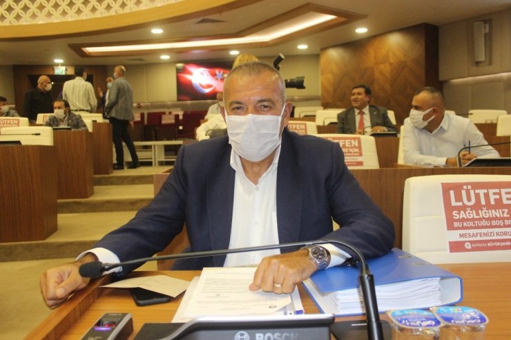 Verdikleri oy sebebiyle açıklama istenen meclis üyeleri komisyon kararı altına uzman görüşü istedi